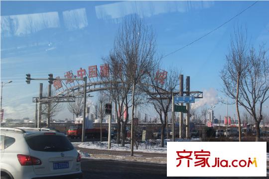 會展城上城項目周邊禧龍大市場（2015-01-27）