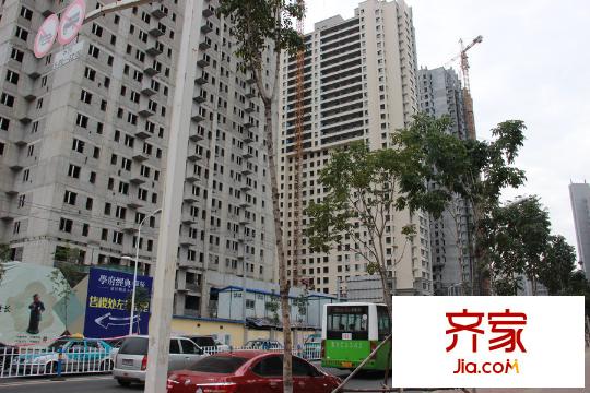 學府經(jīng)典項目臨街高層實景（2015-10-16）