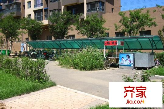 麗都新城二期愛麗香舍園區(qū)車棚（2015-08-04）