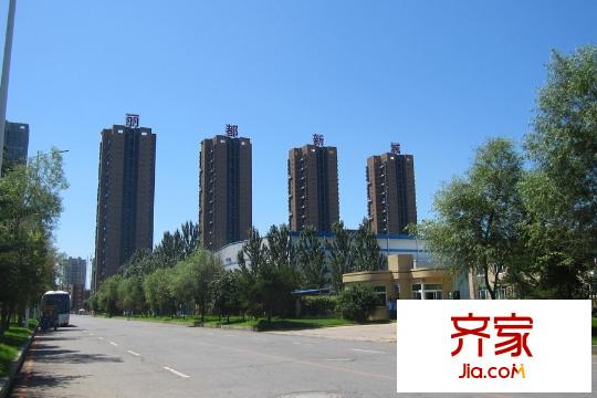 麗都新城二期愛麗香舍高層遠(yuǎn)景（2015-08-04）