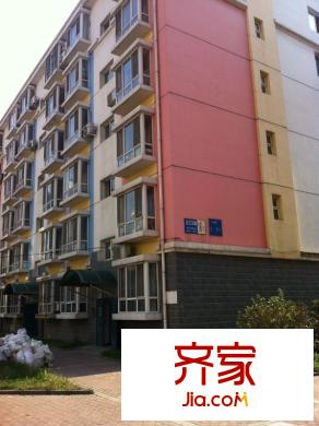 青年居易外景圖 