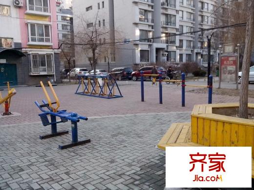 青年居易外景圖 