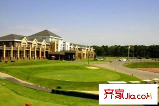 伴山湖周邊高爾夫球場