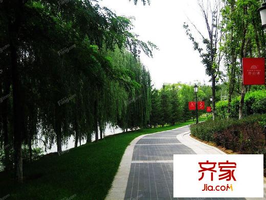 伴山湖園區(qū)內(nèi)部實景（2014-07-28）