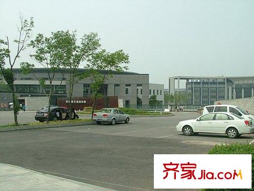 陽光國際花園周邊學校-東北育才雙語學校