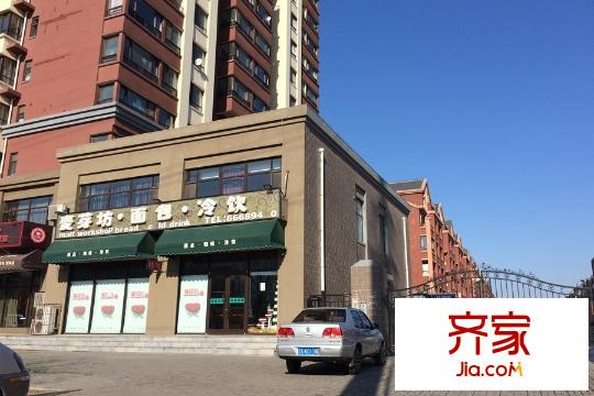 西城逸景園區(qū)西門（2015-03-12）