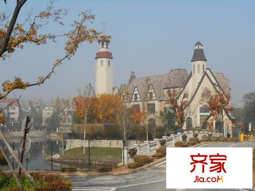 首創(chuàng)琥珀灣園區(qū)入口實(shí)景(2013-11-22)