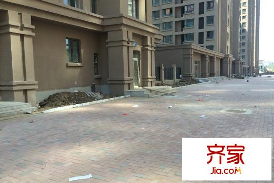 宏發(fā)?石榴北側(cè)沿街底商（2015-09-14）