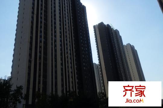 名流印象樓體實(shí)景（2015-9-16）