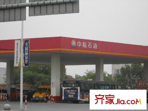 城建?錦泉藍(lán)灣周邊配套-中航石油加油站