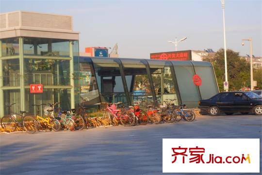 巴黎夢夏周邊配套-地鐵站