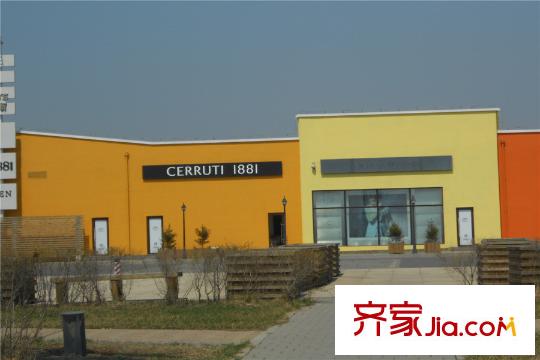 龍湖?源著周邊配套-服裝店