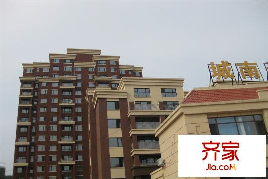 城南春曉項(xiàng)目沿街實(shí)景（2015-9-20）