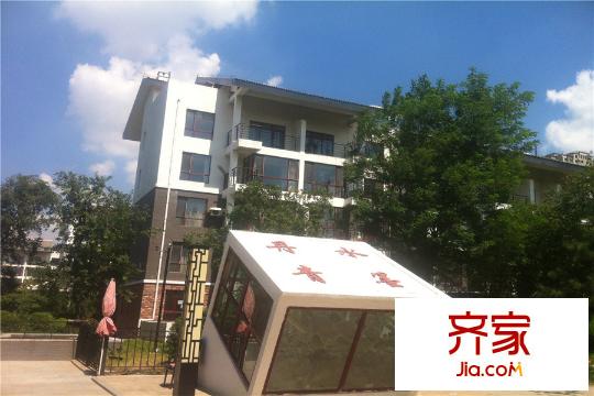 十三街區(qū)園區(qū)大門（2015-8-12）