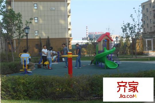 唐軒首府園區(qū)健身器材（2015-9-18）