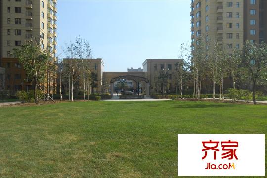唐軒首府園區(qū)入口（2015-9-18）