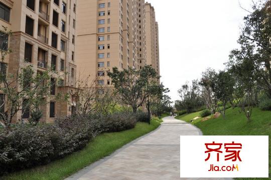 沈陽(yáng)星河灣園區(qū)小路（2015-9-29）