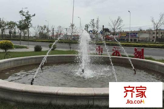 天潔?華爾街廣場(chǎng)門前水系（2015-8-27）