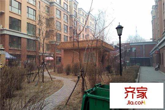 蘭亭馨居二期園區(qū)內(nèi)的小路（2015-12-22）