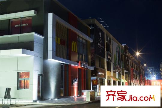 萬科金域華府商業(yè)街夜景
