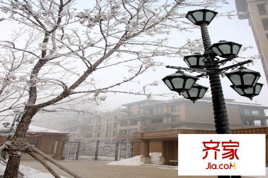 聽(tīng)雨觀瀾園區(qū)大門（2015-12-02）