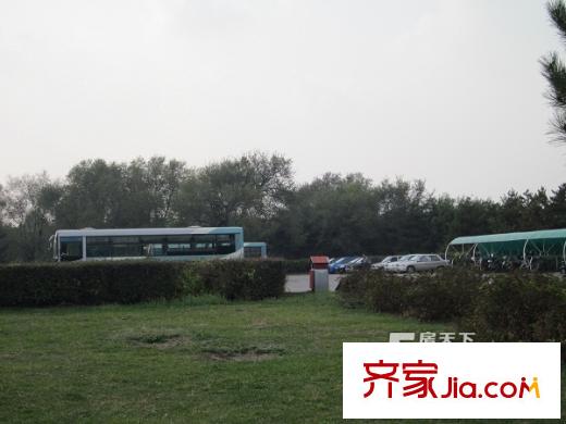 保利十二橡樹莊園公交車樞紐站