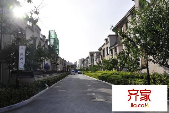 隆河谷一期園區(qū)小路(2015-8-27)