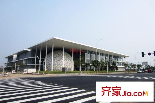 首創(chuàng)光和城周邊遼寧科學(xué)技術(shù)館