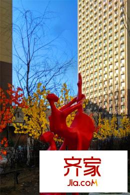 中央學(xué)府園區(qū)內(nèi)塑像景觀（2015-12-28）