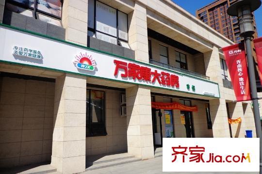 萬(wàn)科明天廣場(chǎng)風(fēng)情街區(qū)