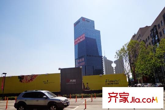 萬(wàn)科明天廣場(chǎng)金廊中心