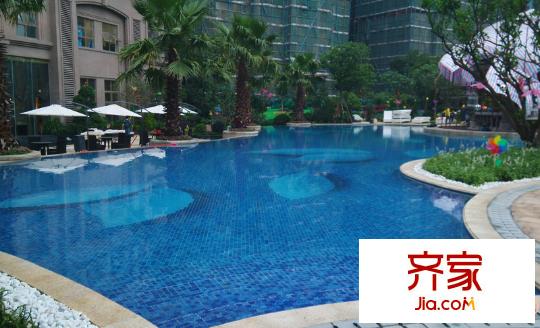 龍光?君悅龍庭泳池（攝于2014.5.1）