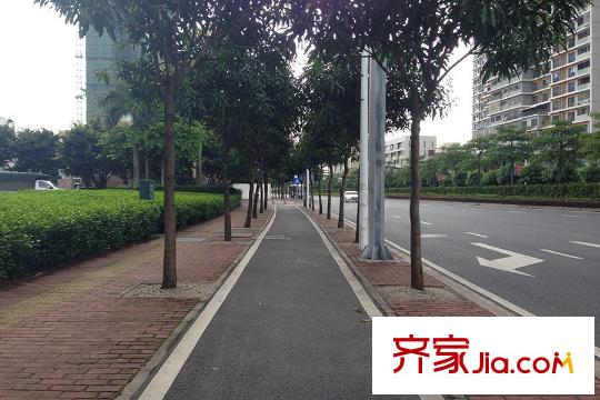 龍光天湖華府周邊路況
