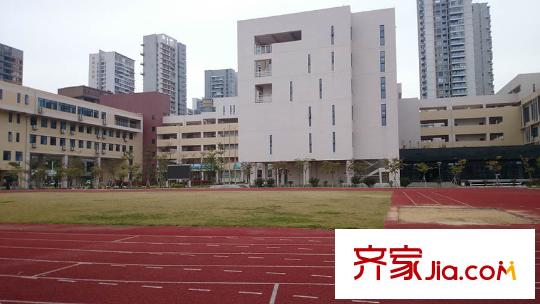 龍光天湖華府環(huán)湖小學(xué)
