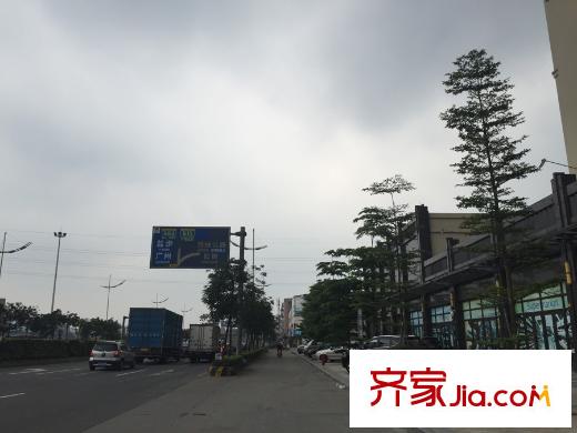 柏悅?cè)A府周邊馬路