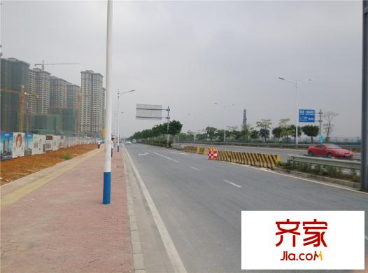 三盛頤景園項目旁道路