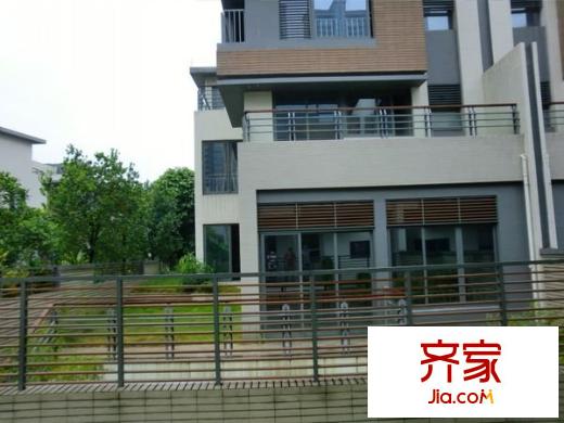 依云水岸別墅