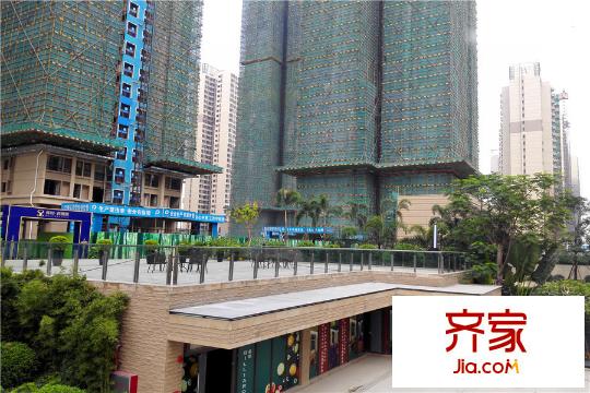 保利西雅圖小區(qū)園林實(shí)景（2015-10-30）