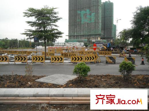 保利中環(huán)廣場馬路翻新建設