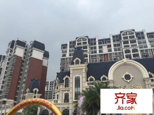 尚觀嘉園銷(xiāo)售中心外景（2015-8-29）