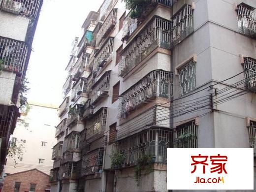 民富路小區(qū)外景圖 