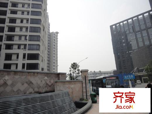 港隆國(guó)際小區(qū)建筑 2013-4-15