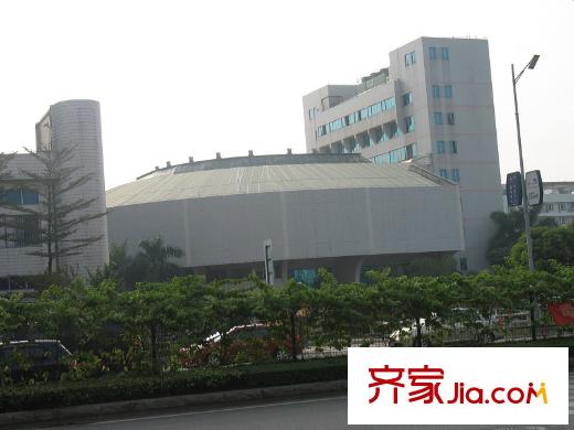 東江國(guó)際周邊300米中國(guó)電信羽毛球館