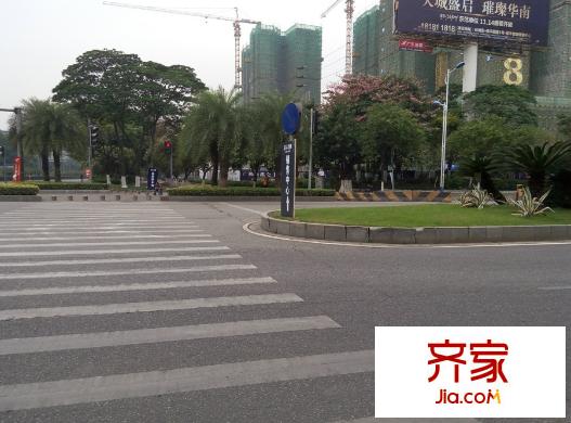 富豐君御項(xiàng)目周邊街道實(shí)景（2015-11-29）