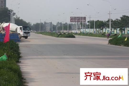 皇庭御瓏灣配套圖項(xiàng)目門前道路實(shí)景圖（2011-5）