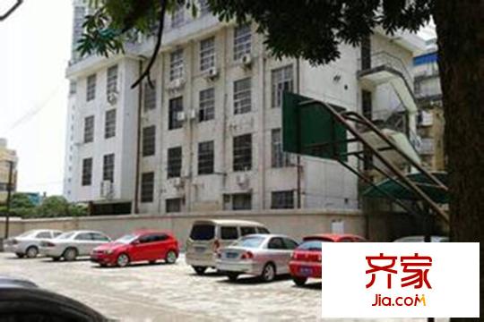 區(qū)疾病預(yù)防控制中心單位房外景圖區(qū)疾病預(yù)防控制單位房