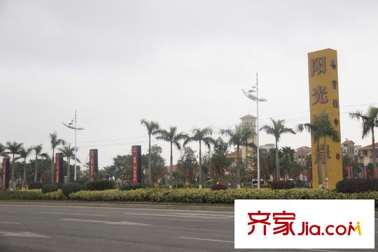 龍光陽光海岸項(xiàng)目門前就是北部灣大道