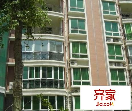 中華苑小區(qū)外景圖 