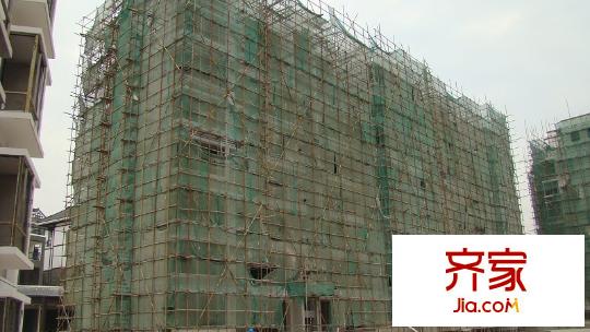 文萊御園1#樓工程進度 已封頂（2010-12）