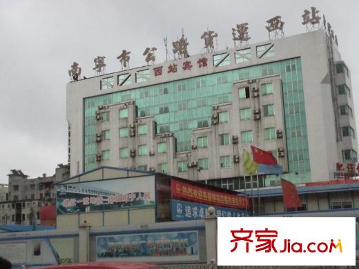 裕豐荔園項(xiàng)目地鐵站口